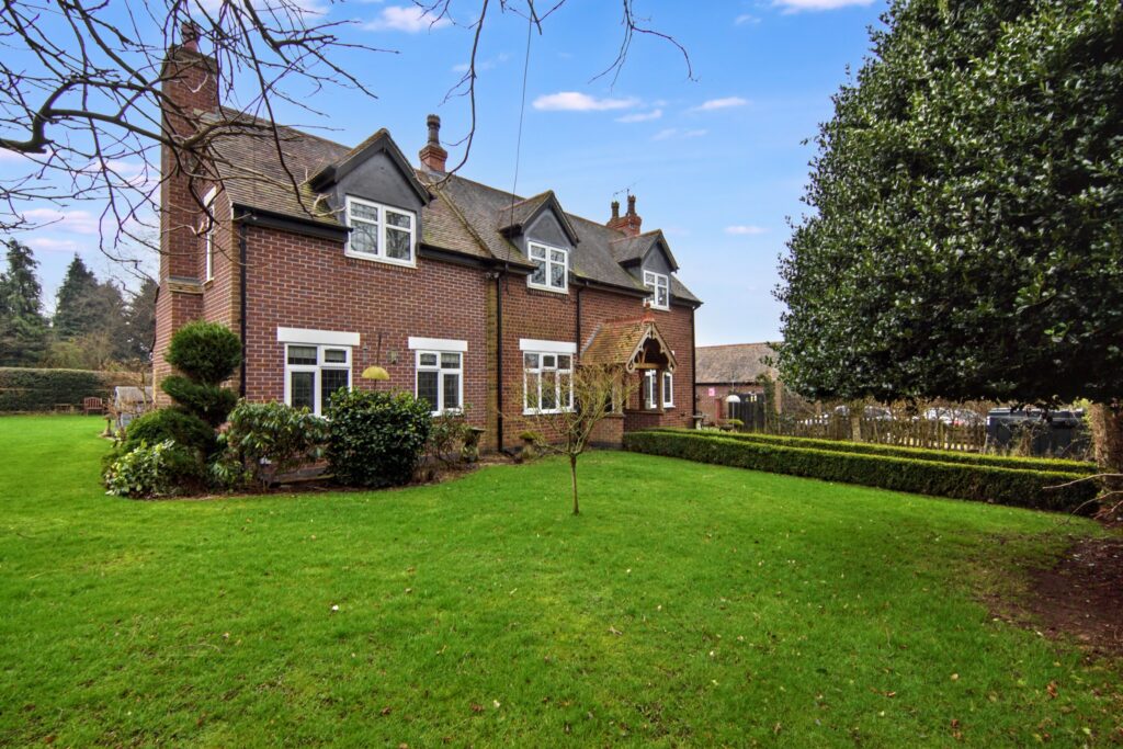 Tamworth Road, Keresley End, CV7