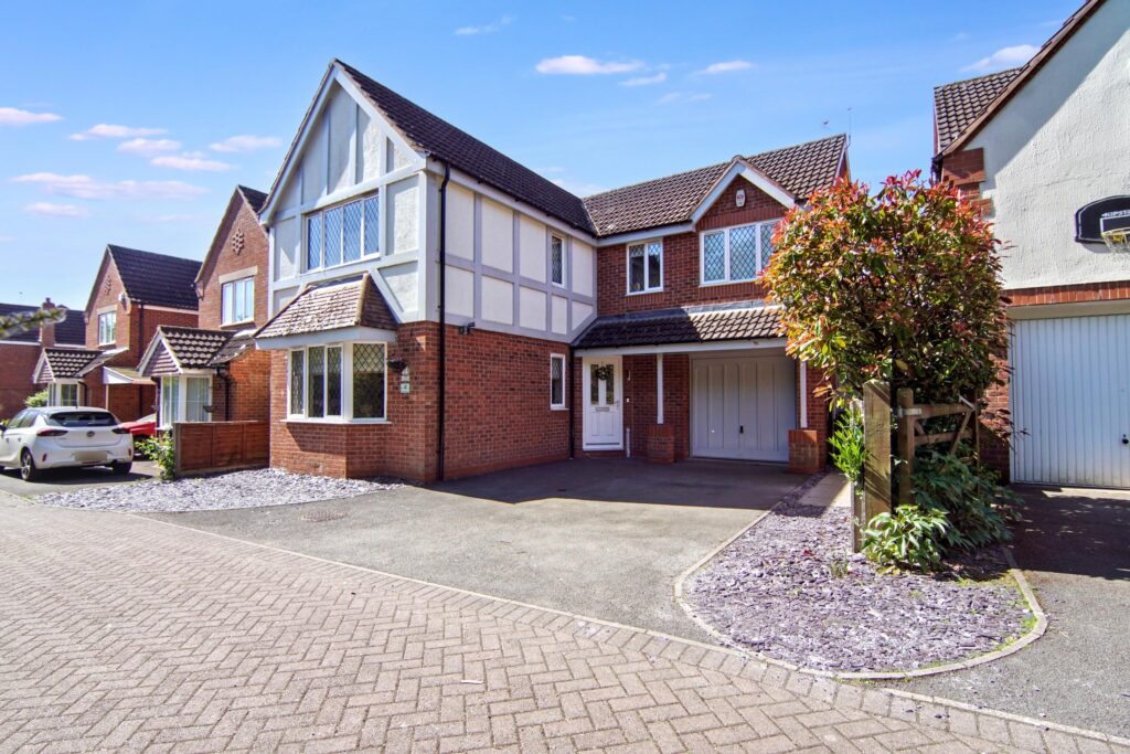Grovefield Crescent, Balsall Common, CV7
