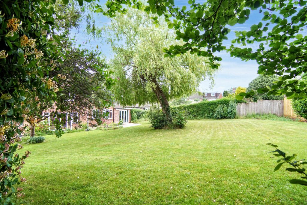 Leagh Close, Kenilworth, CV8