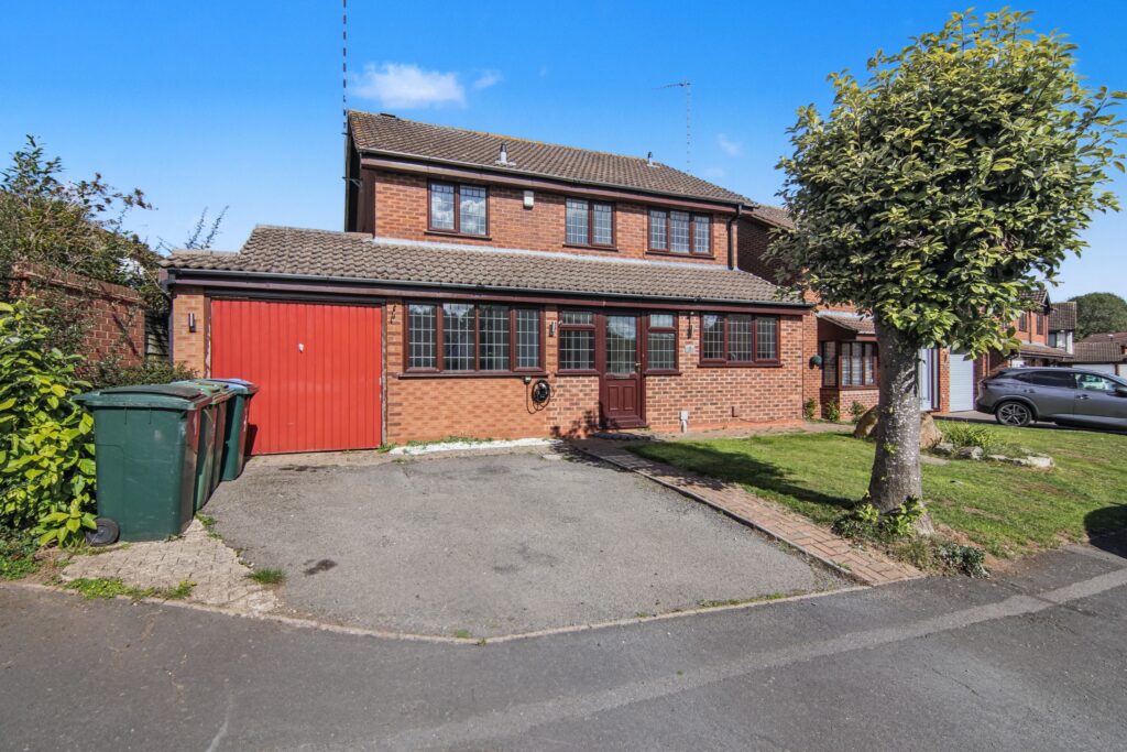 Larkfield Way, Coventry, CV5