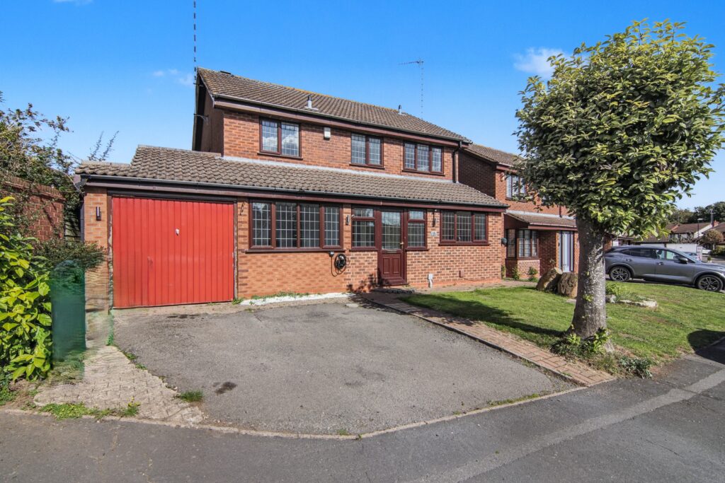 Larkfield Way, Coventry, CV5