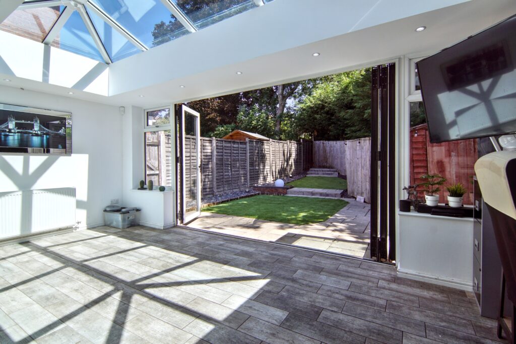 Whitnash Close, Balsall Common, CV7