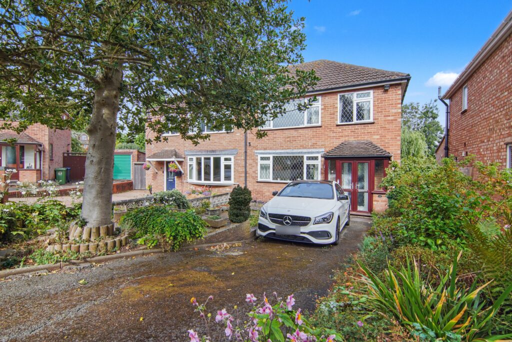 Leagh Close, Kenilworth, CV8