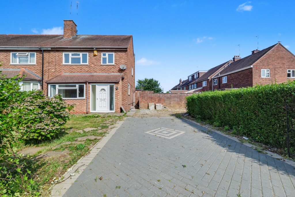Bradestone Road, Nuneaton, CV11