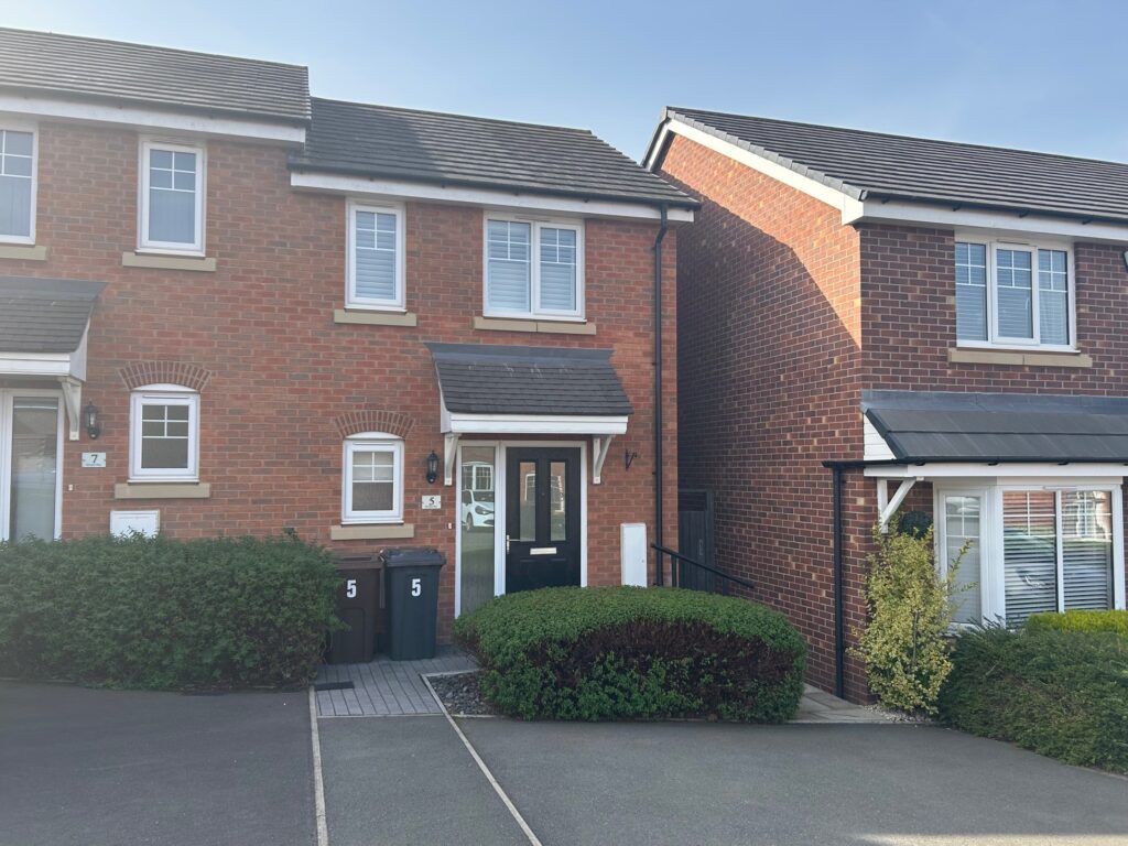 Broome Way, Nuneaton, CV10