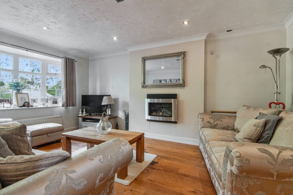 Grovefield Crescent, Balsall Common, CV7