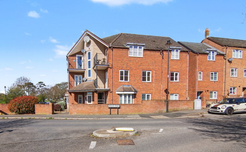 Spruce Road, Nuneaton, CV10