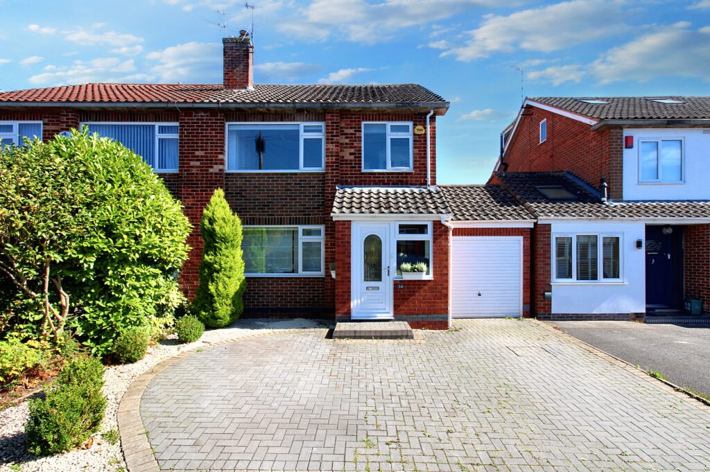 Priorsfield Road, Kenilworth, CV8