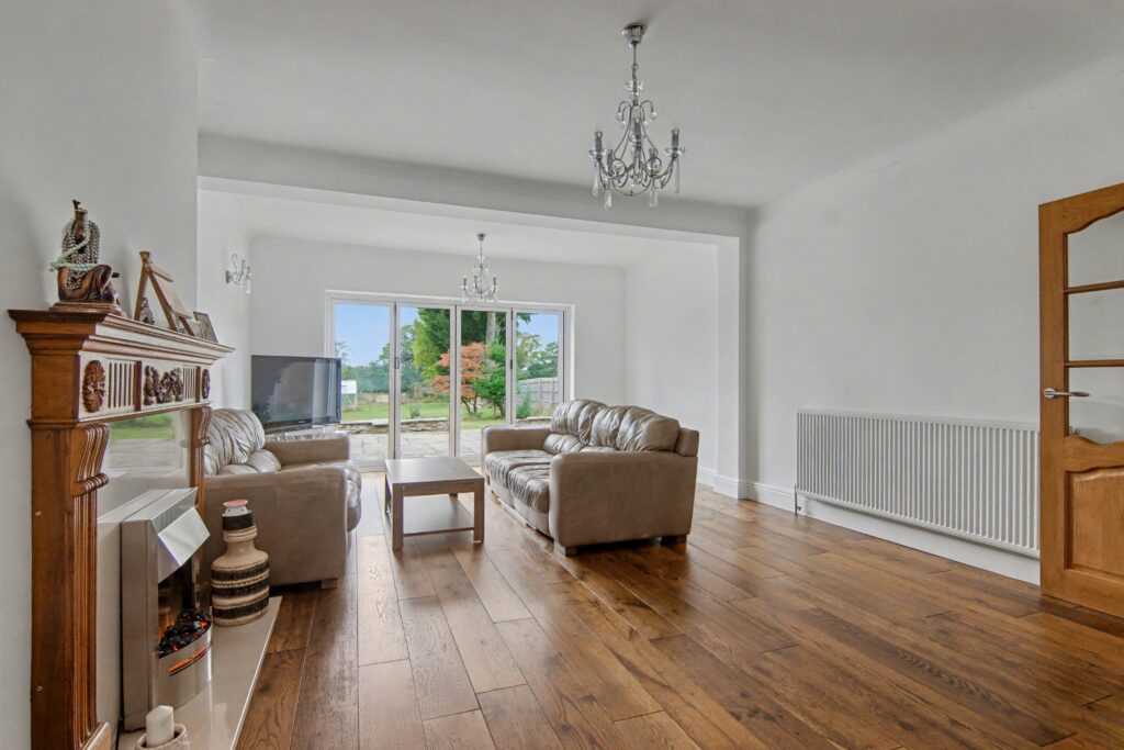 Tamworth Road, Keresley End, CV7