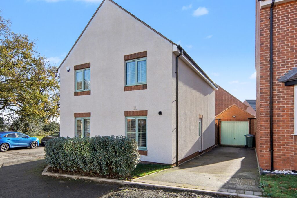 Sandstone Avenue, Keresley End, CV7