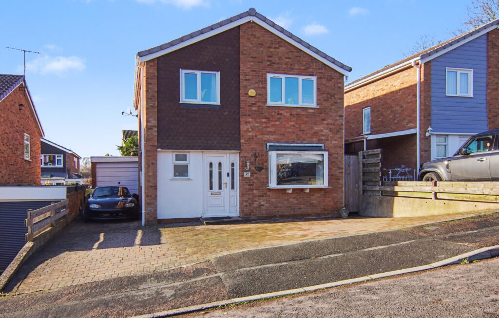 Knoll Drive, Warwick, CV34