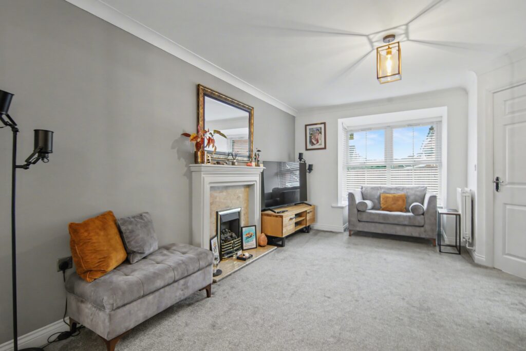 Snowdrop Close, Bedworth, CV12