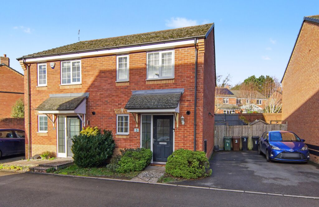 St. Laurence Close, Meriden, CV7