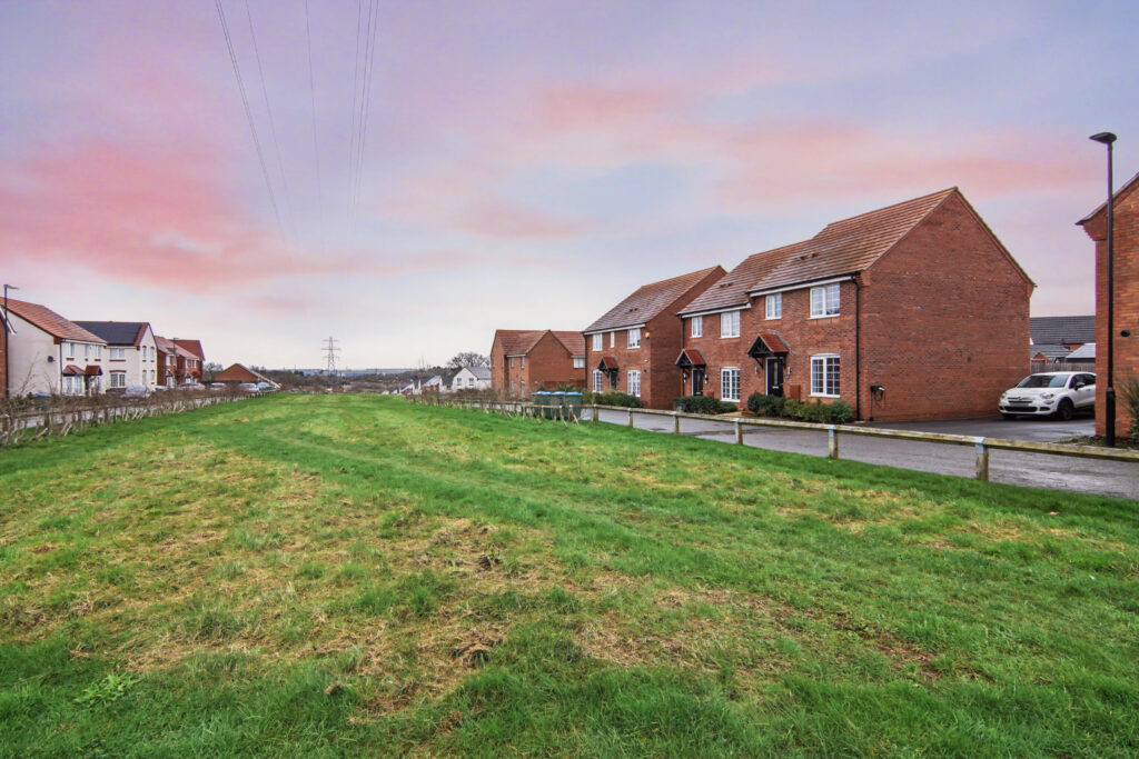 Bastille Gate, Keresley End, CV7